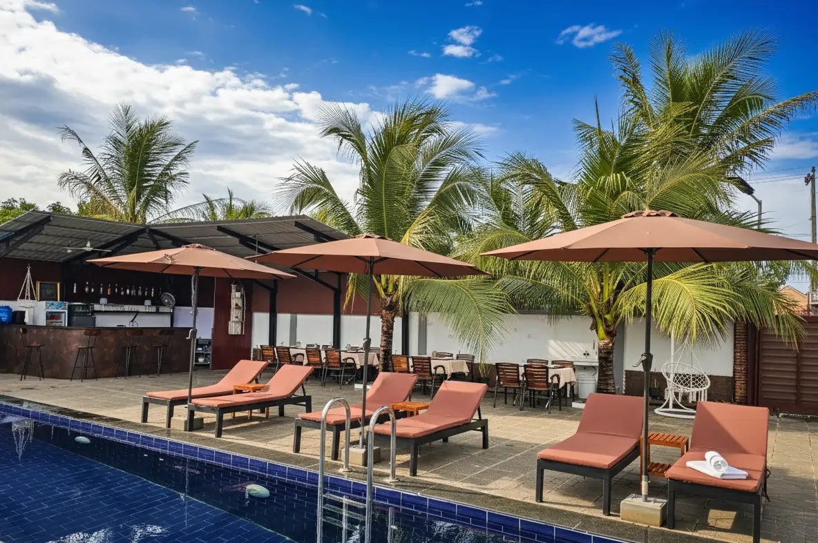 Large Area with Huge Swimming Pool